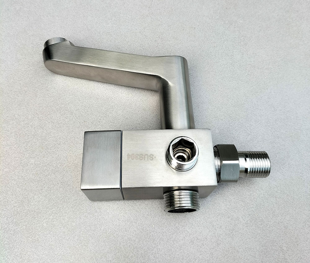 Sen cây tắm đứng lạnh inox 304 Dakisa DSCI08 4